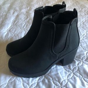 Boohoo black booties never worn